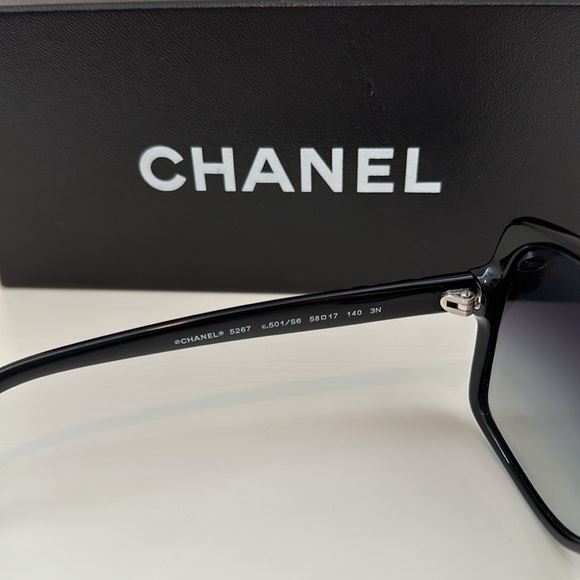 CHANEL Sunglasses - Picture 3 of 7